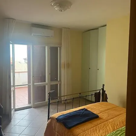 Casa Vacanze A 100m Dal Mare. Σπίτι διακοπών *